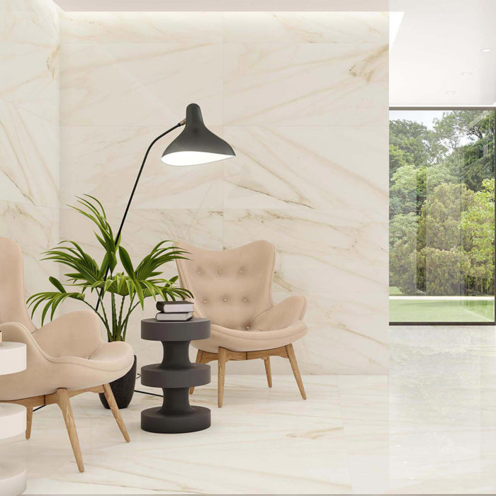 salon con azulejo marmol de color beige DOZZA GOLD 120X120