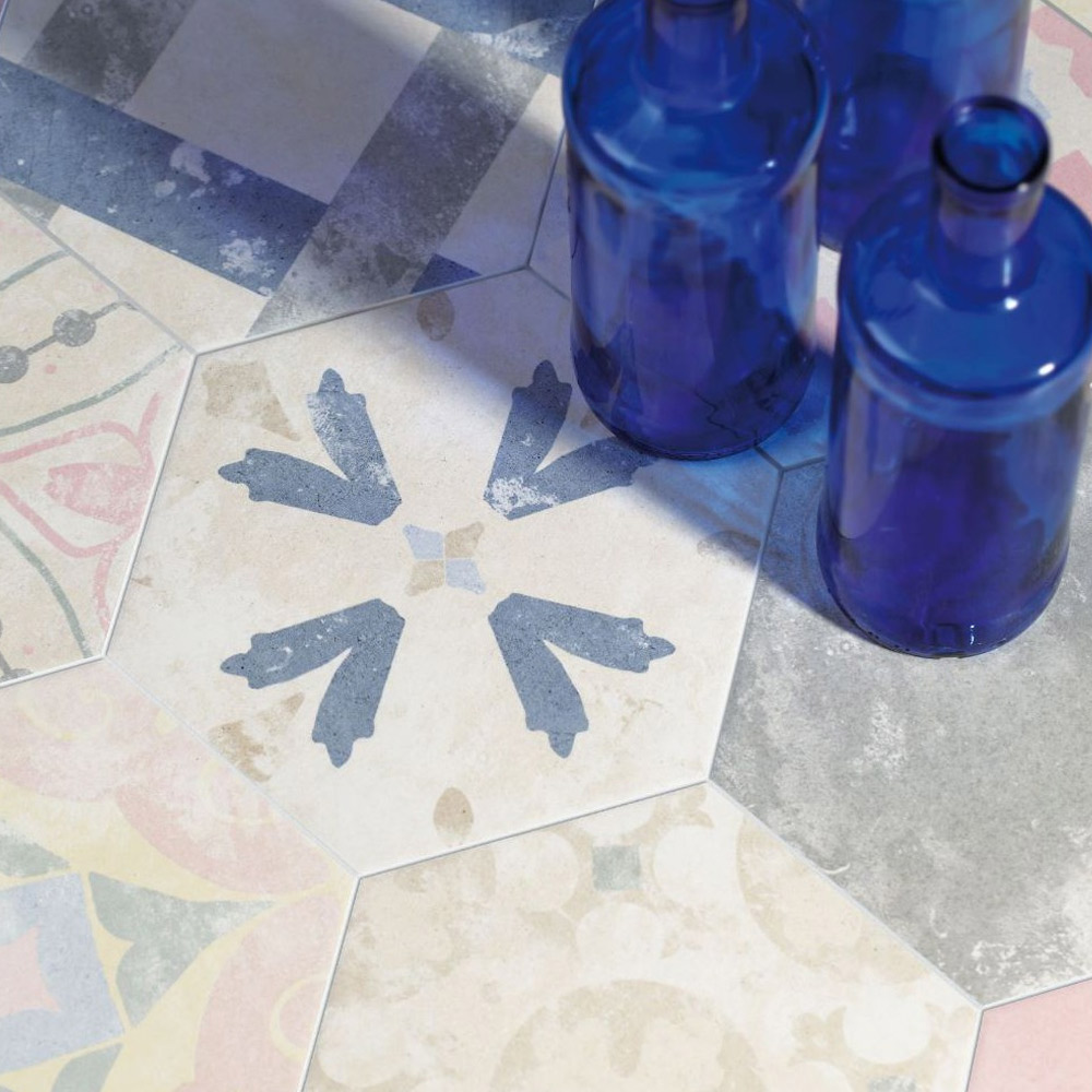 Azulejo hidráulico hexagonal Heritage mix en suelo