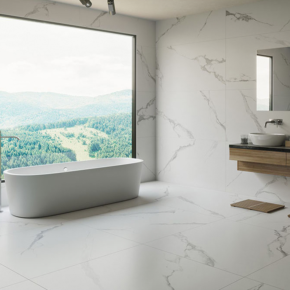 azulejo marmol gran formato en baño PUNE MARMOL